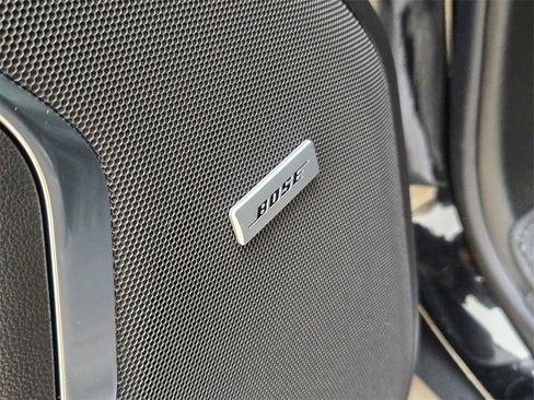 Used 2024 Chevrolet Suburban Z71 w/ Off-Road Capability Package image 13