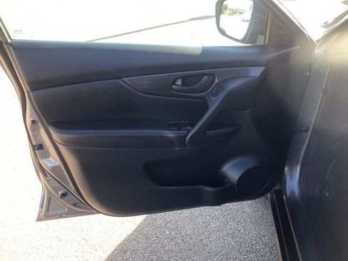 Used 2020 Nissan Rogue S image 7