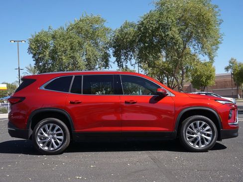 New 2025 Buick Enclave Preferred image 2