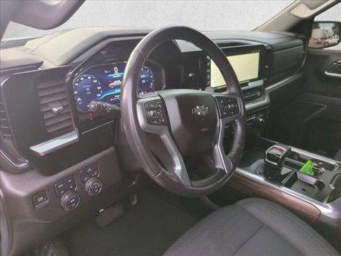 Used 2023 Chevrolet Silverado 1500 RST w/ Z71 Off-Road Package AWD/4WD image 10