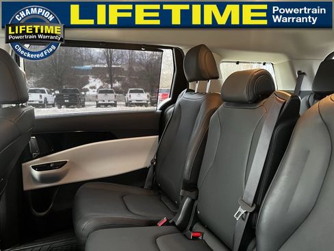 Used 2024 Kia Carnival SX image 20
