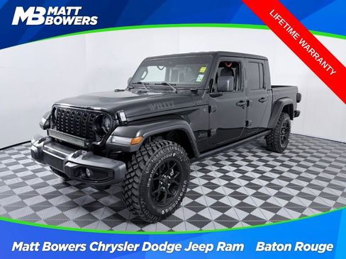 Used 2024 Jeep Gladiator Sport image 1