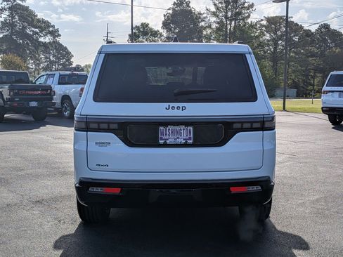 New 2026 Jeep Grand Wagoneer 4WD image 4