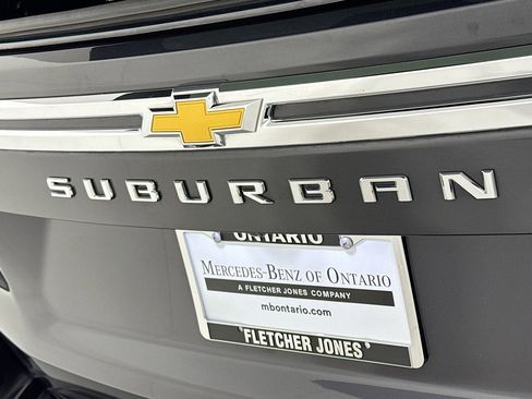 Used 2023 Chevrolet Suburban Premier image 9