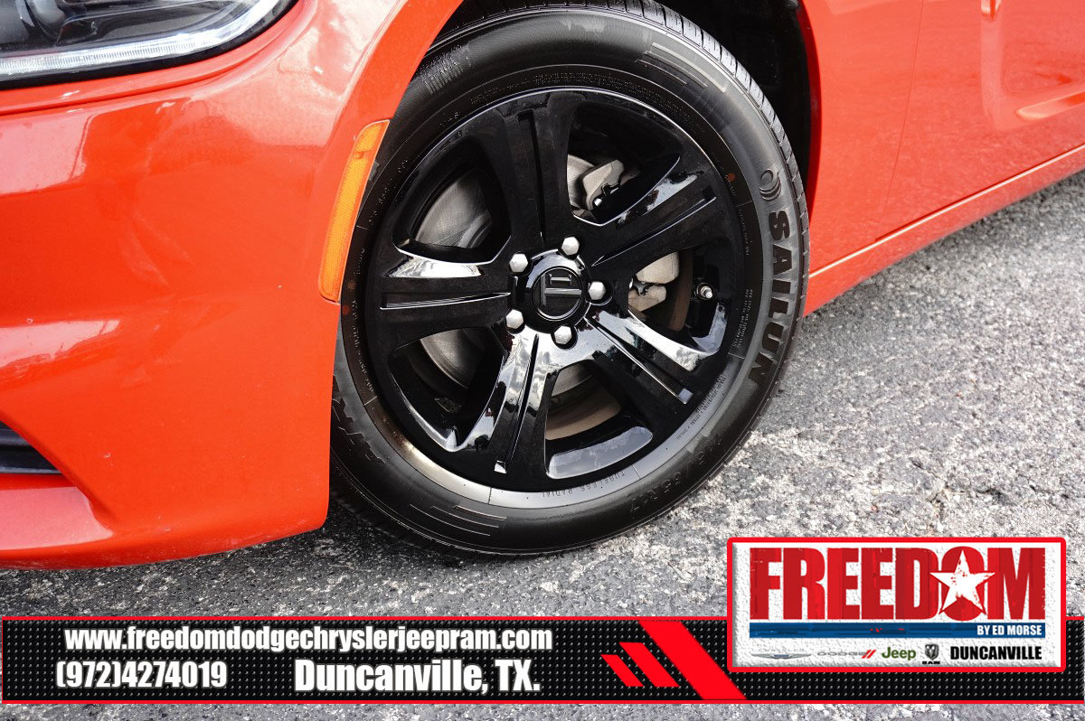 Used 2022 Dodge Charger SXT RWD image 9