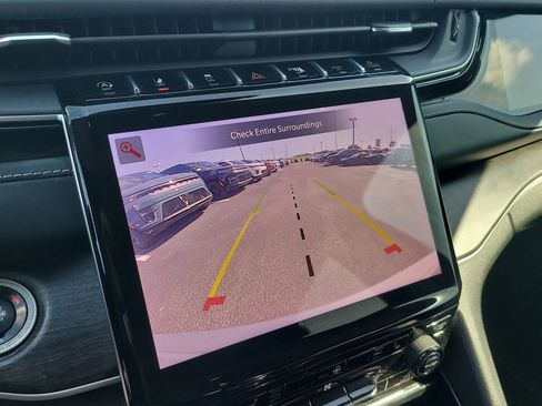 Used 2022 Jeep Grand Cherokee Limited RWD image 22