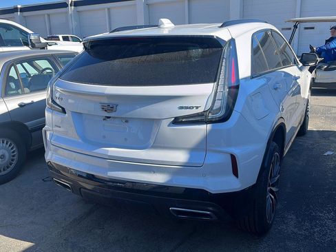 Used 2024 Cadillac XT4 Sport image 3
