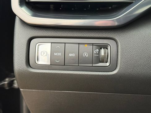 Certified 2025 GMC Acadia AT4 w/ Luxury Package image 18