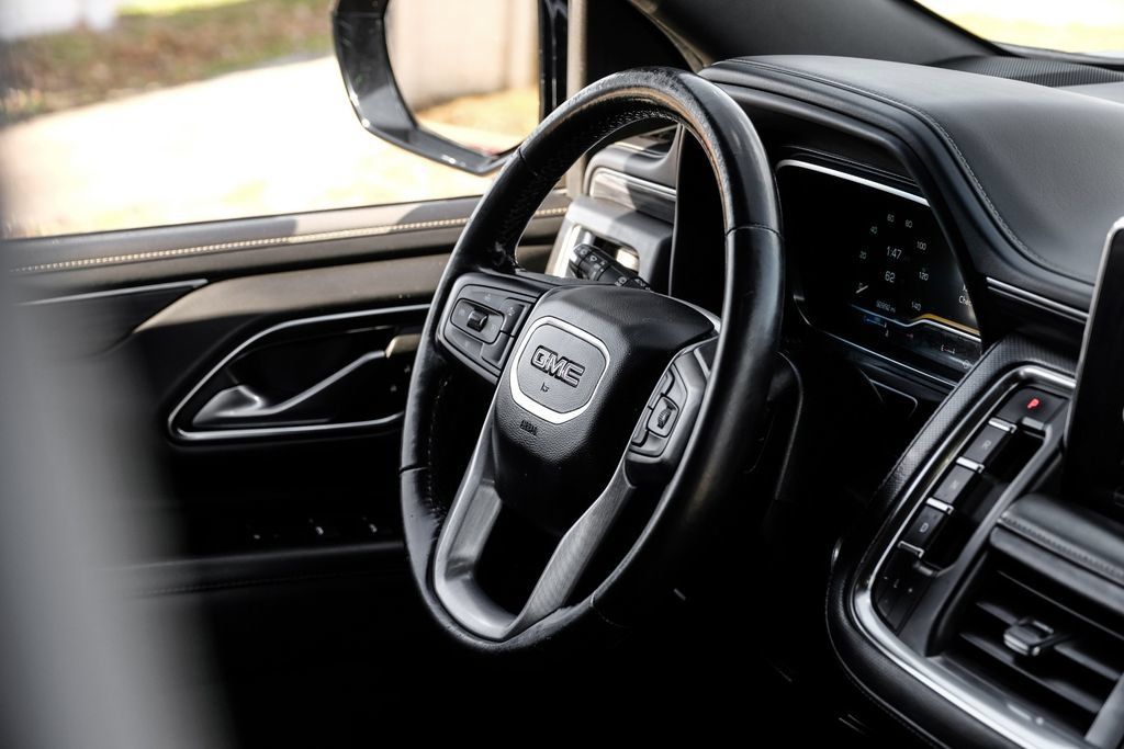 Used 2022 GMC Yukon XL SLT AWD/4WD image 11