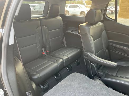 Used 2020 GMC Acadia SLT w/ LPO, Floor Liner Package AWD/4WD image 24