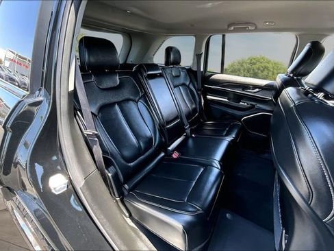 Used 2022 Jeep Grand Cherokee Limited RWD image 25