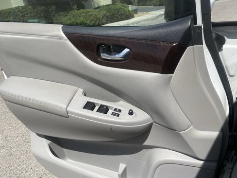 Used 2015 Nissan Quest S FWD image 16