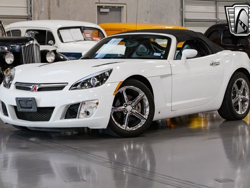 Used 2008 Saturn Sky Red Line image 2
