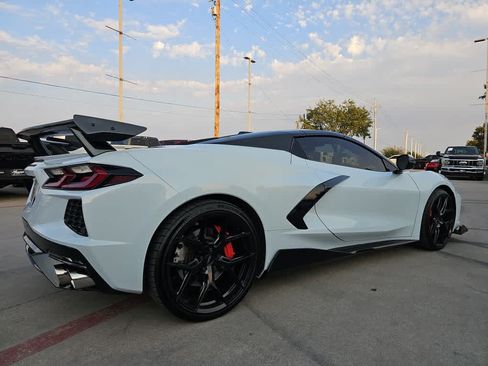 Used 2021 Chevrolet Corvette Stingray Premium Conv w/ Z51 Performance Package RWD image 4