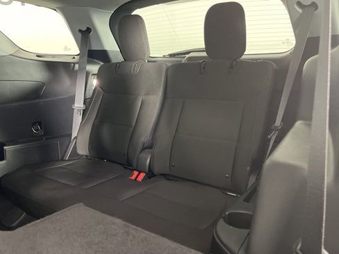 Used 2022 Ford Explorer XLT image 16