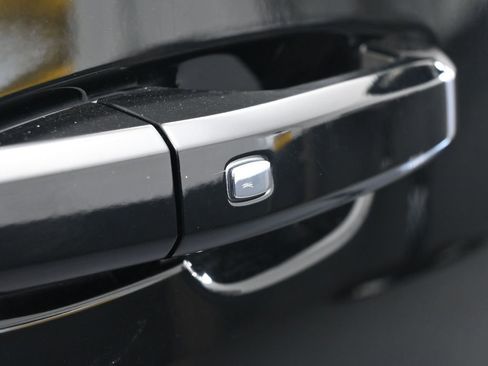 Used 2022 GMC Yukon XL AT4 w/ AT4 Premium Package image 59