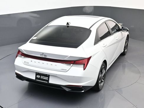 Certified 2022 Hyundai Elantra Limited w/ Cargo Package FWD image 16