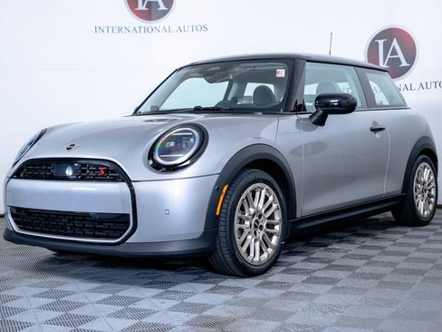 Used 2025 MINI Cooper S FWD image 3