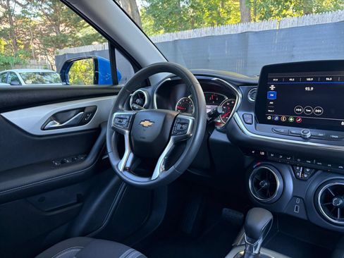 Used 2025 Chevrolet Blazer LT FWD image 35