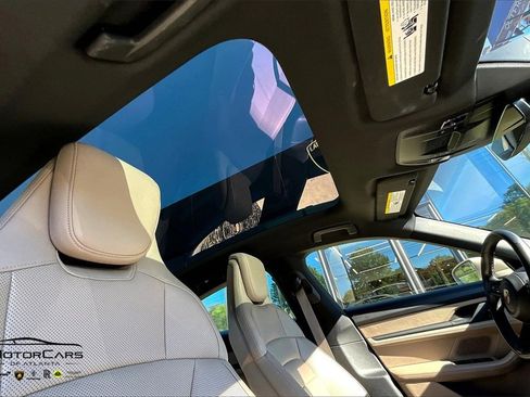 Used 2021 Porsche Taycan 4S image 19