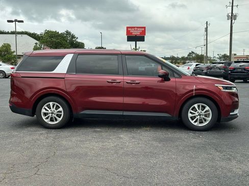Used 2022 Kia Carnival LX FWD image 4