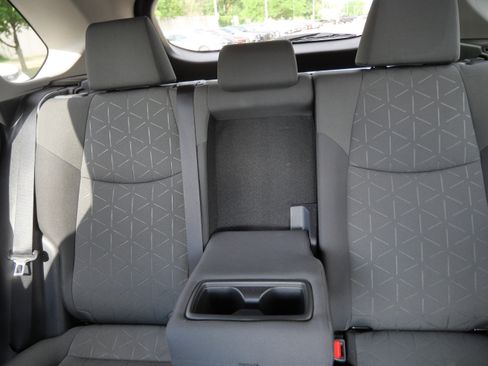 Used 2022 Toyota RAV4 XLE AWD/4WD image 14