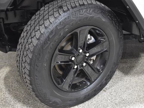 Used 2022 Jeep Wrangler Unlimited Sahara image 11