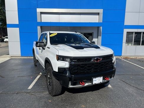Used 2024 Chevrolet Silverado 1500 ZR2 w/ Technology Package image 3