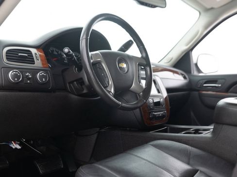 Used 2013 Chevrolet Suburban LT w/ Luxury Package AWD/4WD image 30