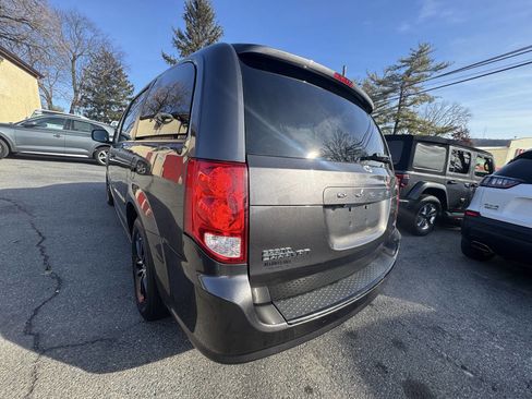 Used 2017 Dodge Grand Caravan GT image 11