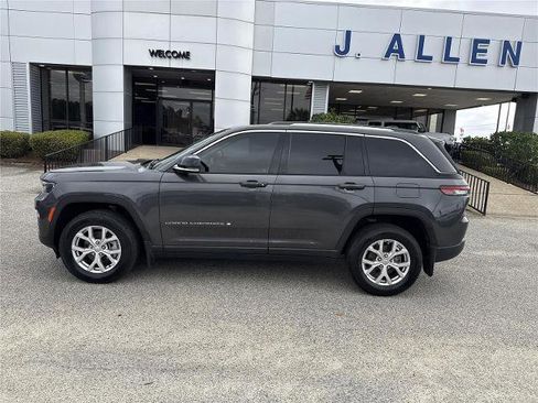 Used 2022 Jeep Grand Cherokee Limited w/ MOPAR Finishing Package image 2