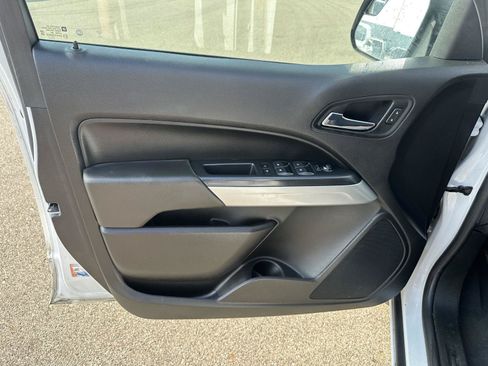 Used 2021 Chevrolet Colorado LT w/ LT Convenience Package AWD/4WD image 16