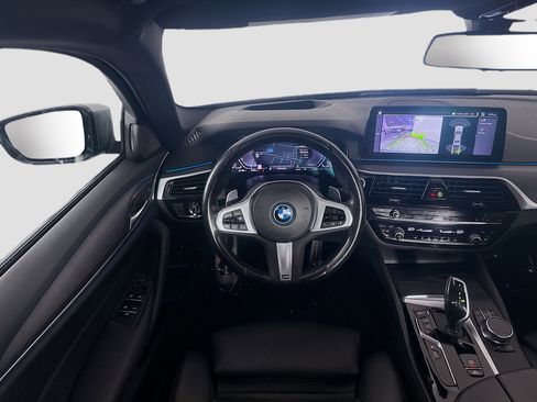 Used 2023 BMW 530e w/ M Sport Package RWD image 17