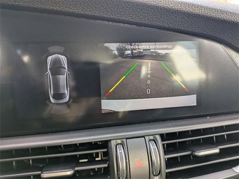 Used 2022 Alfa Romeo Giulia Ti image 17