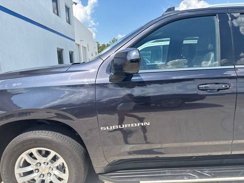 Used 2023 Chevrolet Suburban LT RWD image 29