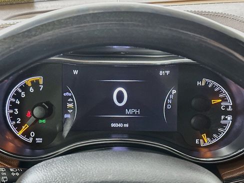 Used 2020 Jeep Grand Cherokee Overland AWD/4WD image 12