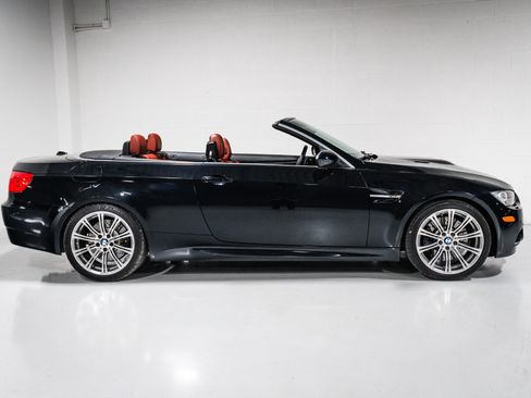 Used 2011 BMW M3 Convertible RWD image 2