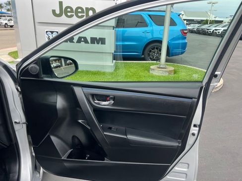 Used 2017 Toyota Corolla SE FWD image 36