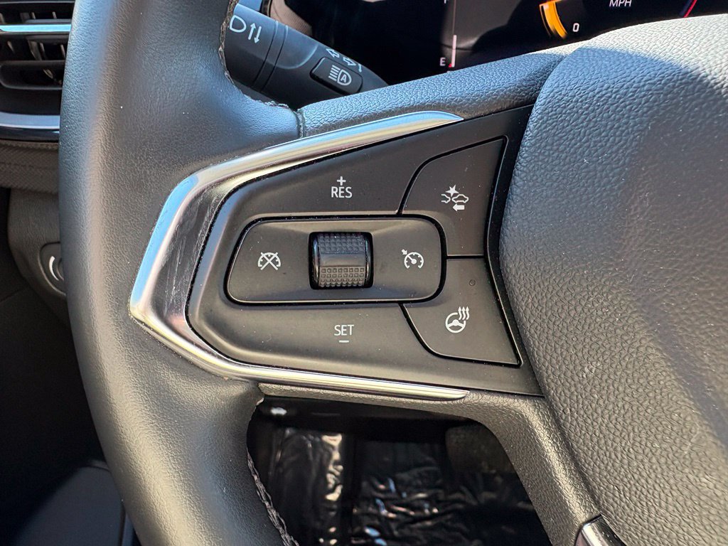 Used 2024 Chevrolet TrailBlazer LT w/ LT Cold Weather Package AWD/4WD image 3