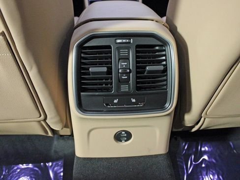 Certified 2026 Porsche Macan image 36