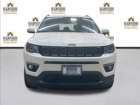 Used 2018 Jeep Compass Latitude w/ Popular Equipment Group AWD/4WD image 2