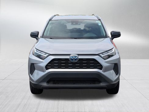Used 2024 Toyota RAV4 LE AWD/4WD image 2