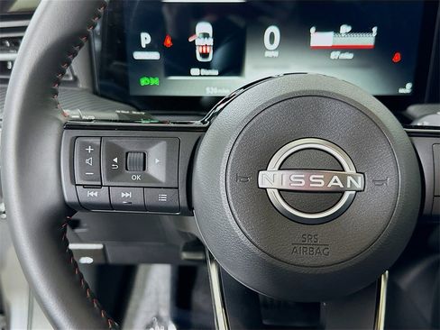 Used 2025 Nissan Kicks SR image 22