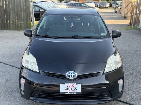 Used 2014 Toyota Prius Two FWD image 4