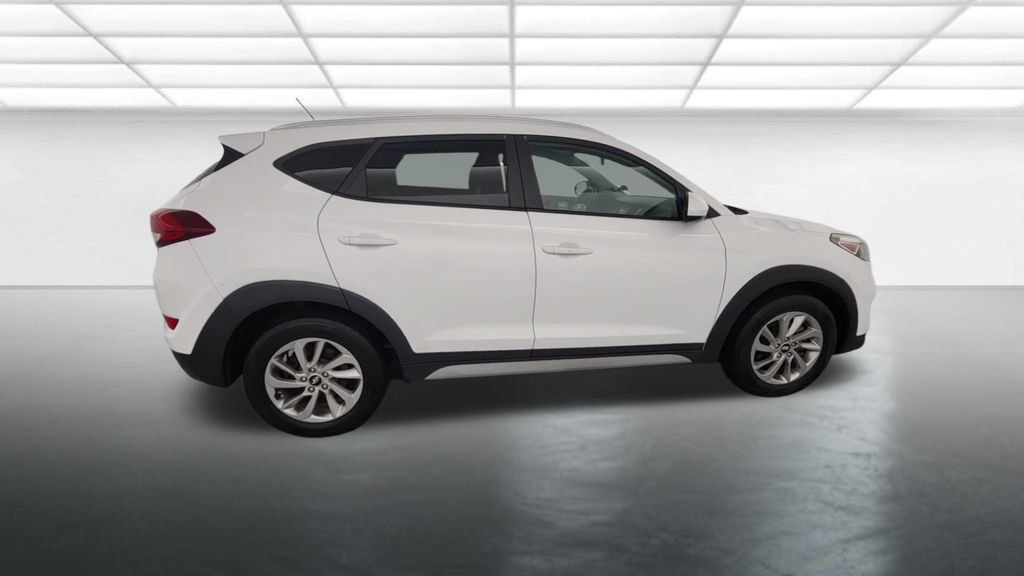 Used 2017 Hyundai Tucson SE w/ SE Popular Package 02 AWD/4WD image 8