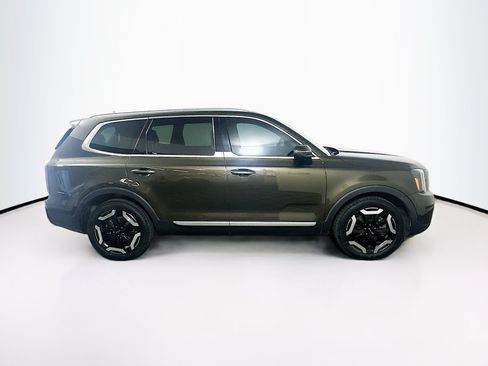 Used 2023 Kia Telluride EX w/ EX Captain's Chair Package FWD image 10