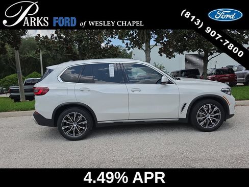 Used 2023 BMW X5 xDrive40i w/ Premium Package AWD/4WD image 4