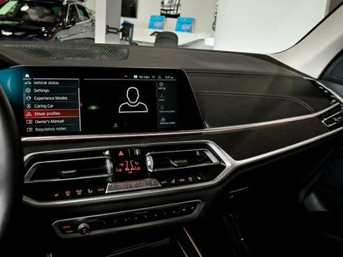 Used 2022 BMW X7 xDrive40i w/ Premium Package image 45