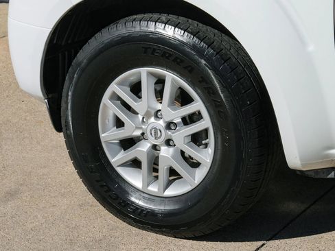 Used 2019 Nissan Frontier SV image 48