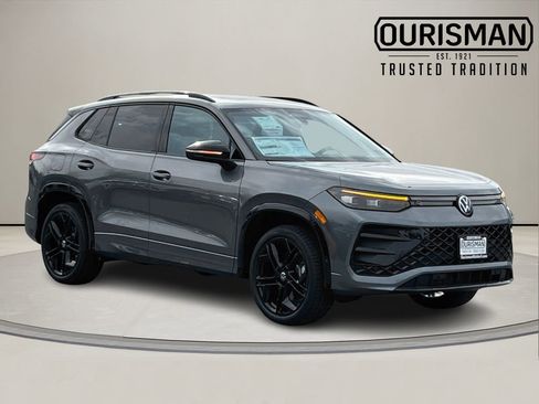 New 2026 Volkswagen Tiguan SE R-Line image 1
